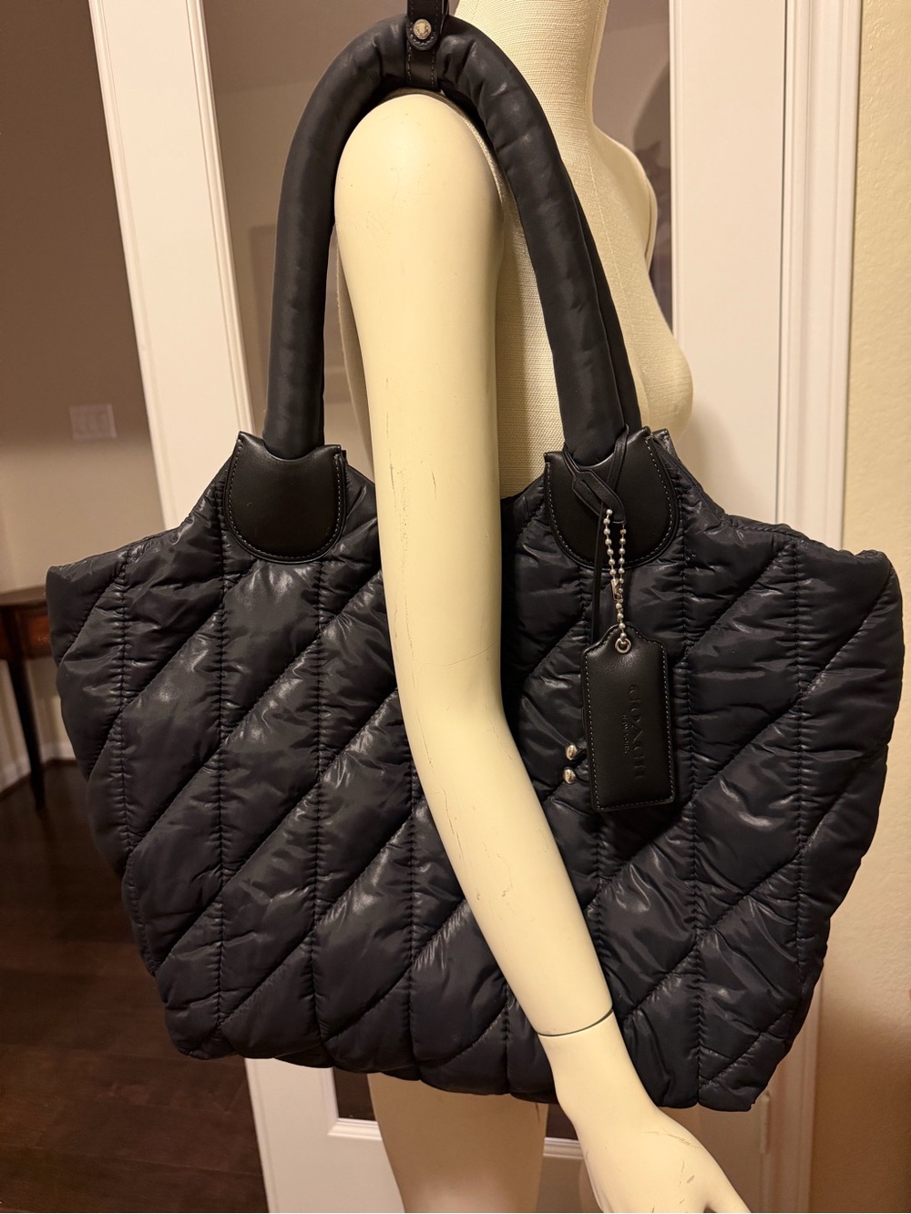 COACH Black Quilted Tote Bag - Classic Everyday Carry.